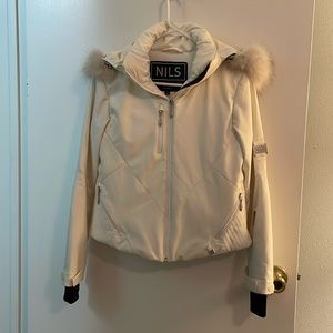 NILS ski/snowboard jacket. White. Removable faux fur hood. Worn once